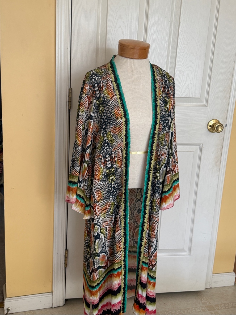 Women’s Anthropologie Blank  London multi-colored  Snake-Print Kimono  Coverlet